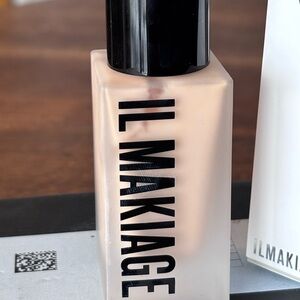 IL Makiage woke up like this foundation 10